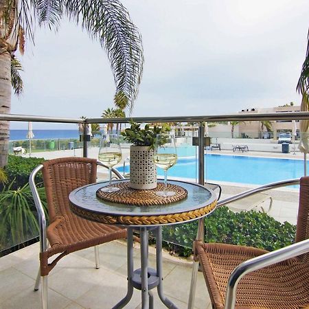 Diana - Coralli Beachfront Apartment 普罗塔拉斯 外观 照片