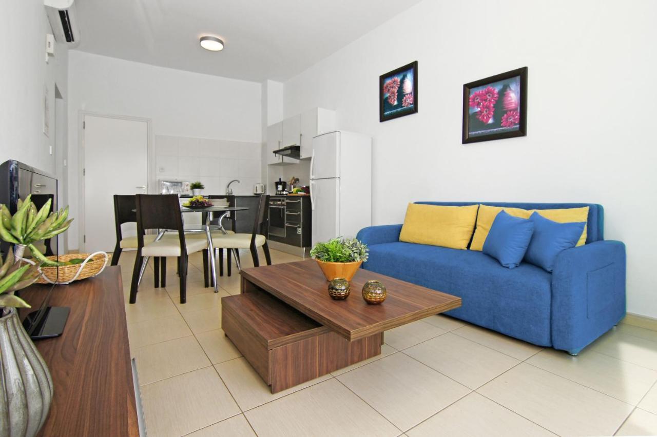 Diana - Coralli Beachfront Apartment 普罗塔拉斯 外观 照片