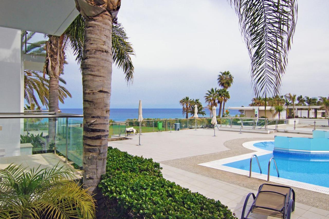 Diana - Coralli Beachfront Apartment 普罗塔拉斯 外观 照片