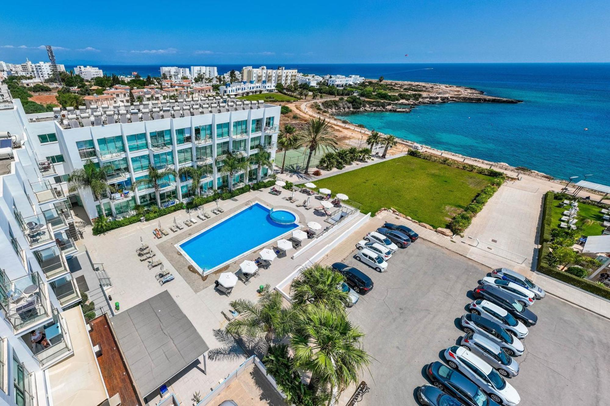 Diana - Coralli Beachfront Apartment 普罗塔拉斯 外观 照片